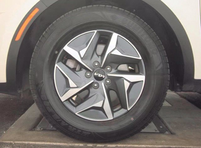 Certified 2023 Kia Sorento EX FWD image 10