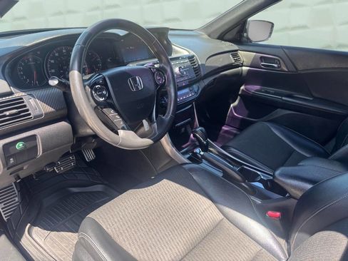 Used 2017 Honda Accord Sport image 10