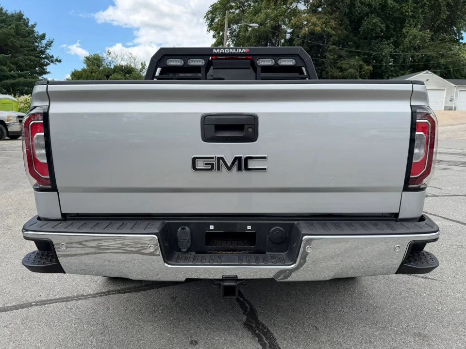 Used 2018 GMC Sierra 1500 SLT w/ SLT Premium Package AWD/4WD image 8