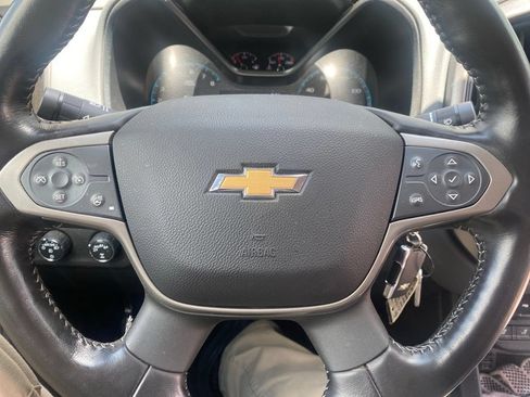 Used 2019 Chevrolet Colorado Z71 AWD/4WD image 18