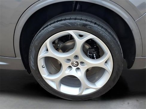 Used 2023 Alfa Romeo Stelvio Ti Lusso w/ Quick Order Package 22X Lusso image 28