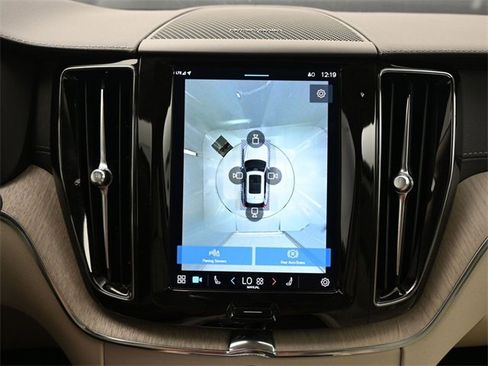 Used 2022 Volvo XC60 B6 Inscription w/ Advanced Package image 21