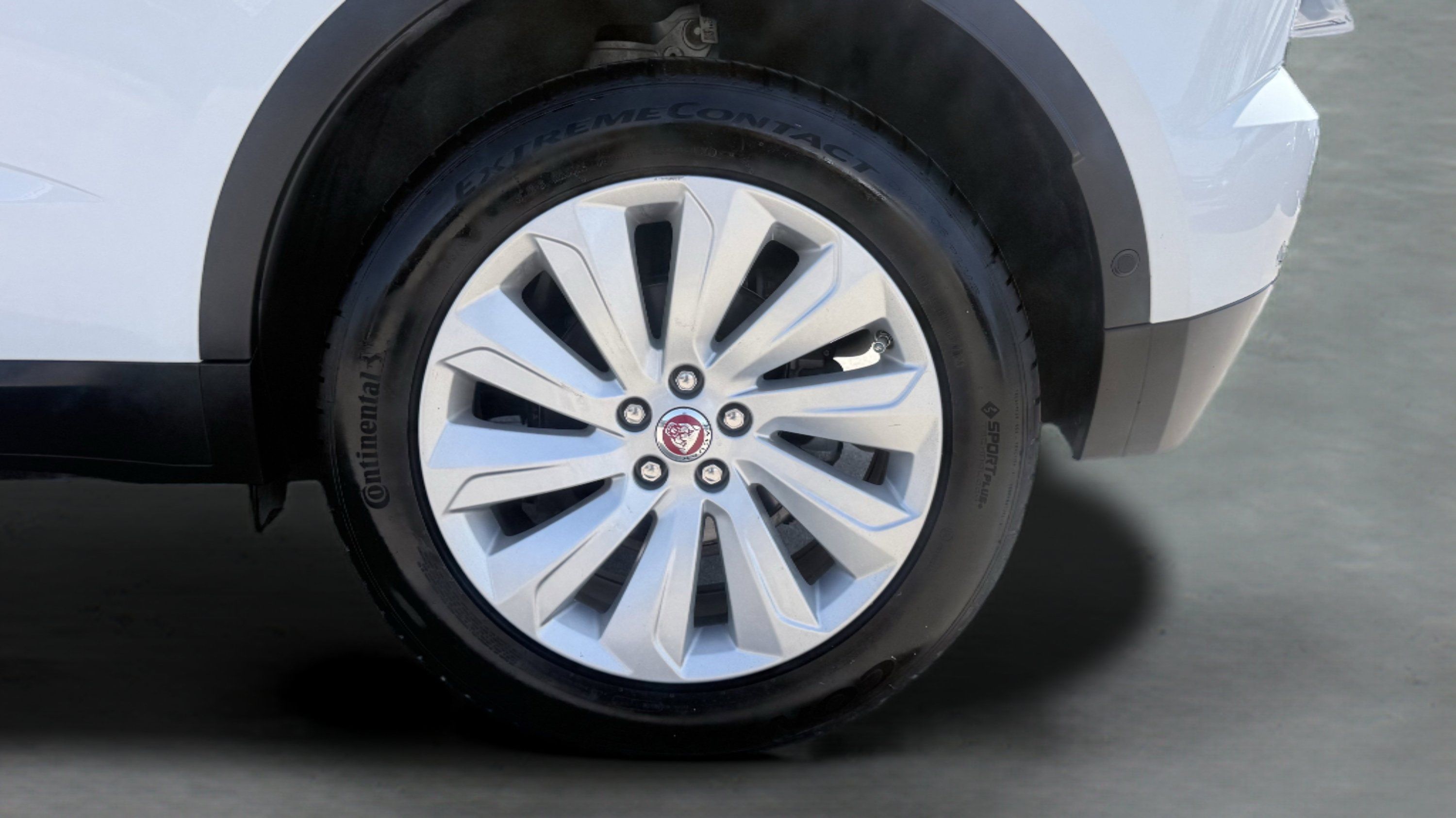 Used 2020 Jaguar E-PACE SE AWD/4WD image 13