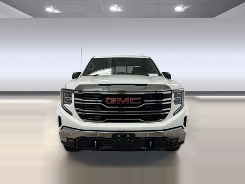 Used 2023 GMC Sierra 1500 SLT w/ SLT Premium Plus Package AWD/4WD image 4