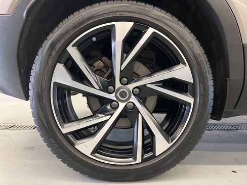 Used 2022 Volvo XC40 T5 R-Design w/ Advanced Package image 34