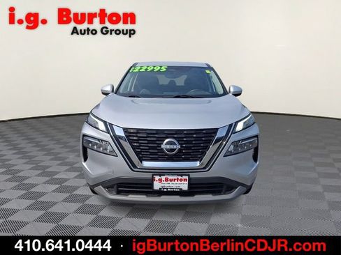 Used 2023 Nissan Rogue SV AWD/4WD image 2