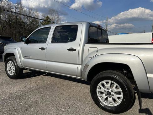 Used 2013 Toyota Tacoma 4x4 Double Cab w/ SR5 Pkg image 2