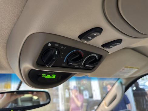 Used 2005 Ford Excursion Limited image 39