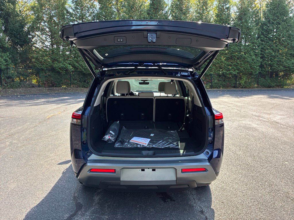 New 2026 Nissan Pathfinder SL AWD/4WD image 13