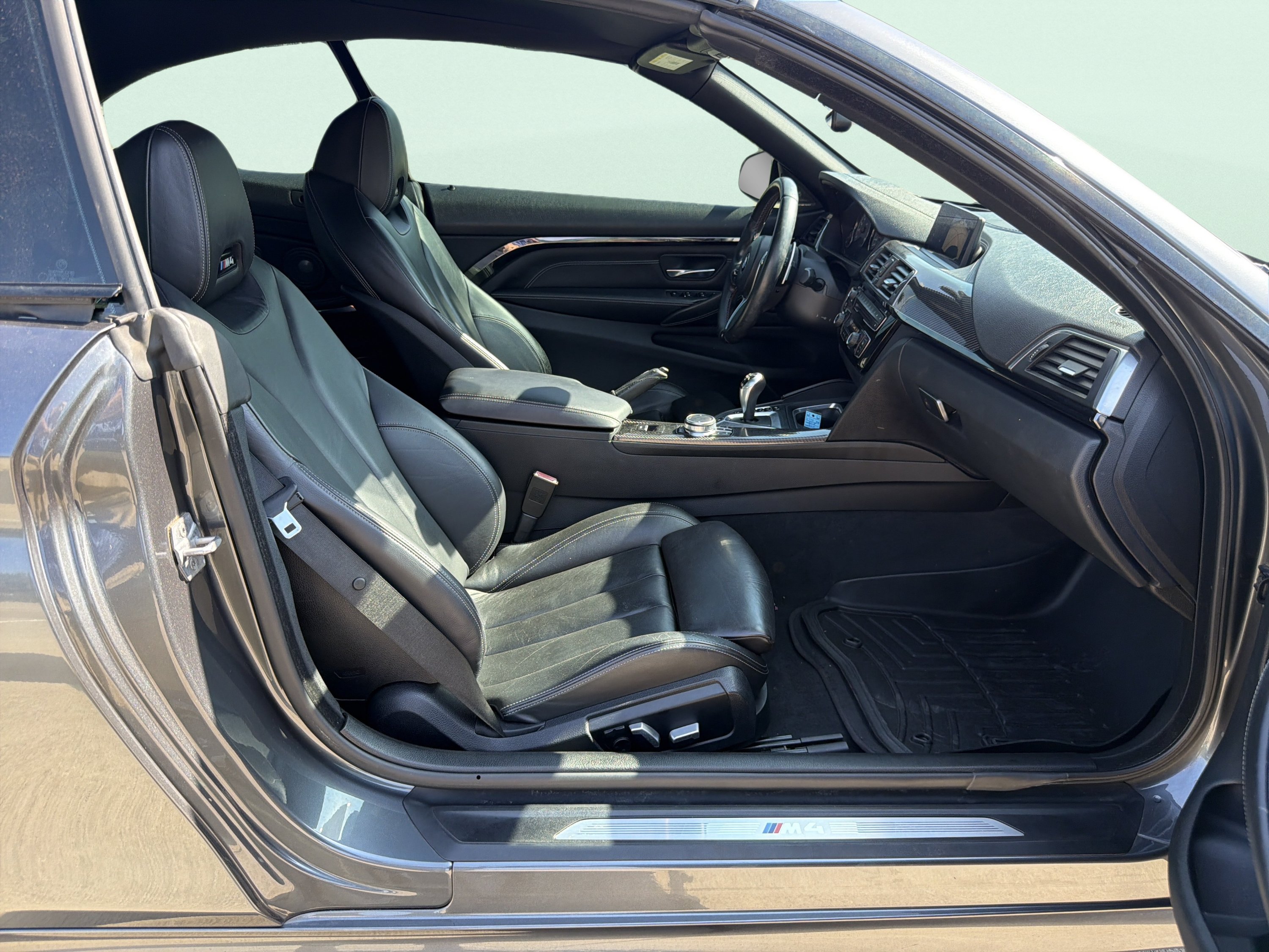 Used 2018 BMW M4 Convertible RWD image 31