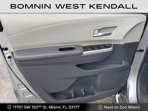 Used 2021 Toyota Sienna XLE image 21