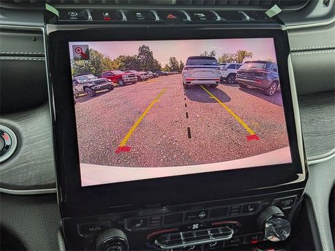 New 2024 Jeep Grand Cherokee L Limited image 24