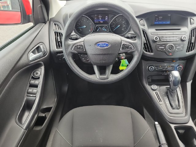 Used 2015 Ford Focus SE w/ Reverse Sensing Package FWD image 11