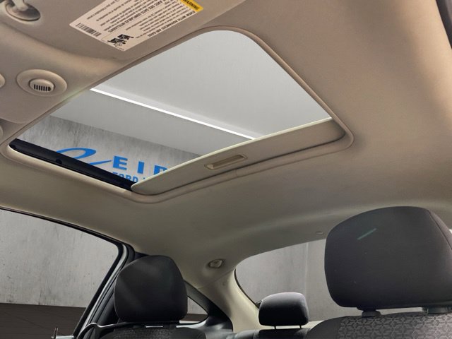 Used 2009 Pontiac G5 w/ Sun And Sound Package FWD image 3