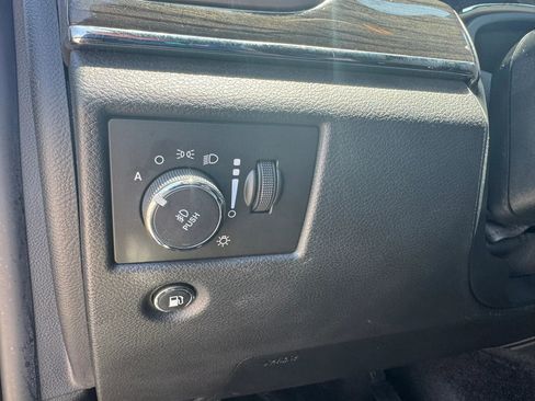 Used 2017 Jeep Grand Cherokee Overland w/ Jeep Active Safety Group AWD/4WD image 13