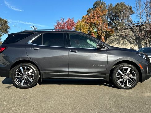 Used 2022 Chevrolet Equinox Premier image 3