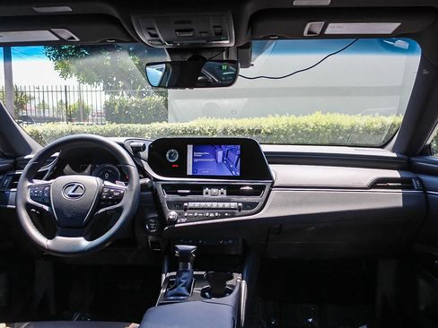 Used 2025 Lexus ES 300h w/ Premium Package FWD image 16