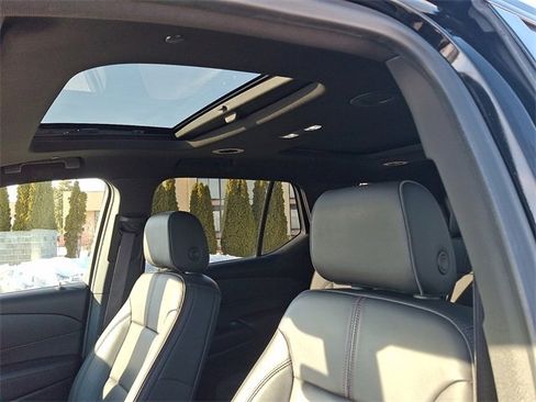 Used 2022 Chevrolet Traverse RS image 14