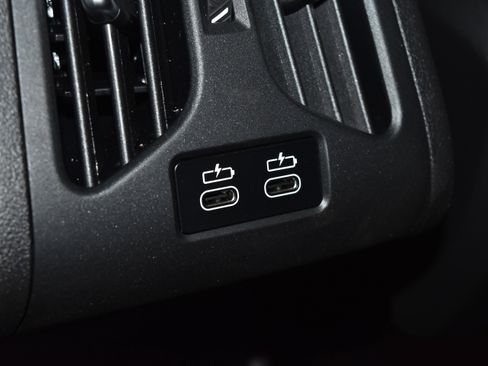 New 2025 BMW X2 xDrive28i w/ Technology Package image 17