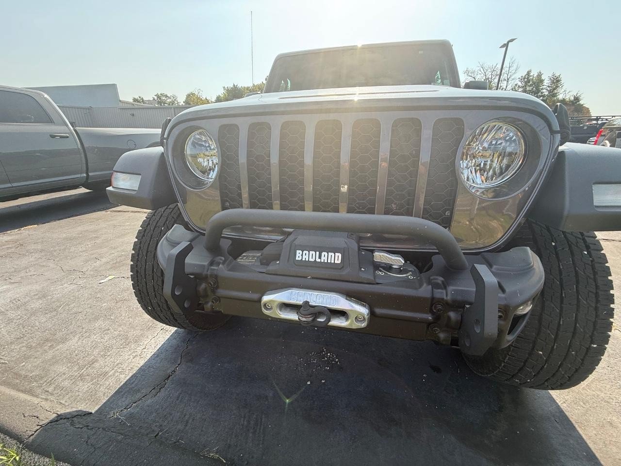 Used 2022 Jeep Gladiator Sport AWD/4WD image 2