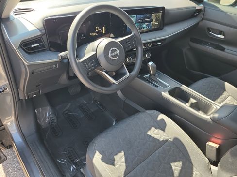 Certified 2025 Nissan Kicks SV image 20