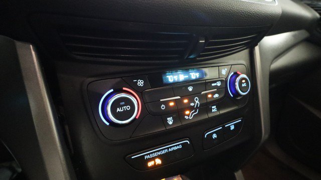 Used 2017 Ford Escape SE w/ Equipment Group 201A FWD image 16