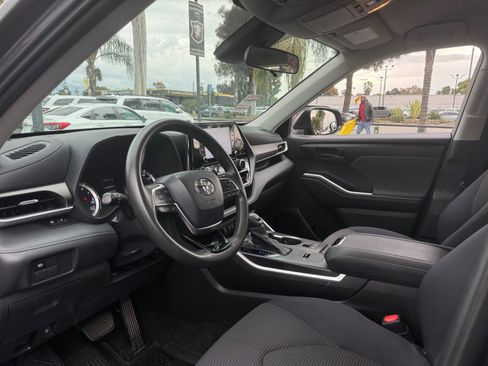 Used 2020 Toyota Highlander L image 15