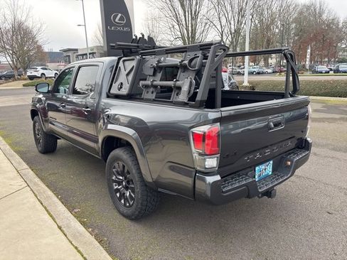 Used 2021 Toyota Tacoma Limited image 4