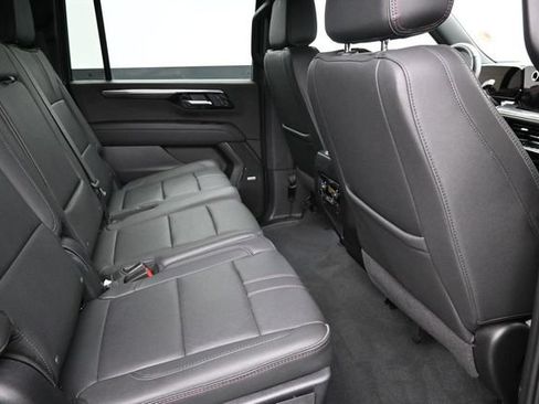 Used 2025 Chevrolet Suburban RST w/ Comfort Package AWD/4WD image 17