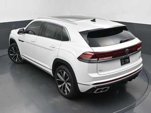 Used 2025 Volkswagen Atlas Cross Sport SEL Premium R-Line AWD/4WD image 43