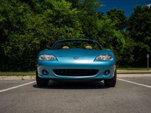 Used 2001 MAZDA MX-5 Miata RWD image 4