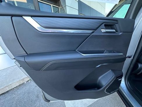 New 2026 GMC Acadia Elevation w/ Elevation Premium Package FWD image 21