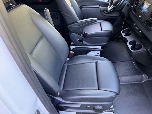 Used 2022 Mercedes-Benz Sprinter 2500 image 19