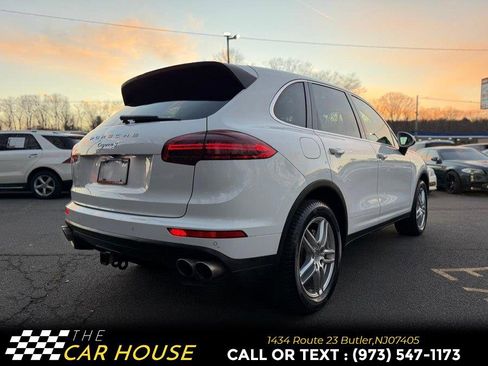 Used 2017 Porsche Cayenne S image 8