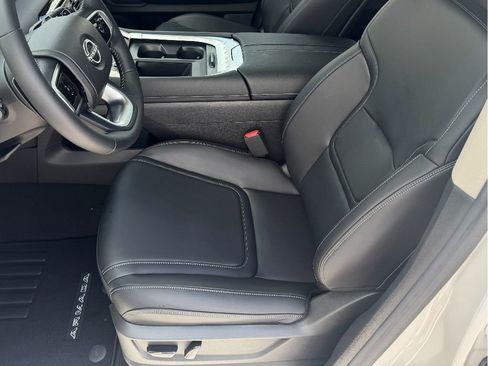 New 2025 Nissan Armada SV image 9