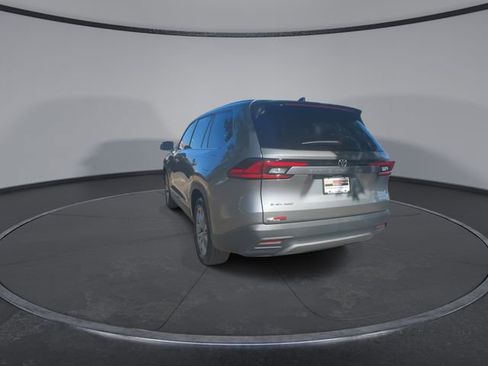 Used 2025 Toyota Grand Highlander AWD Hybrid image 11