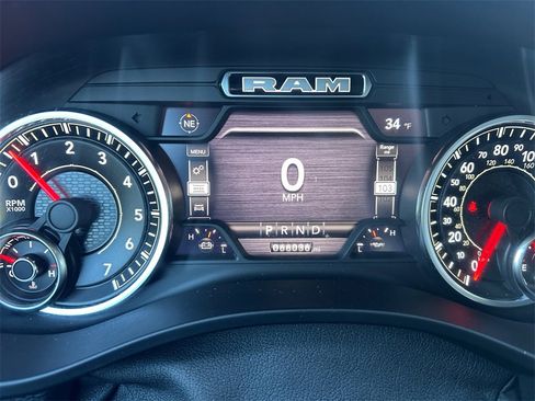 Certified 2022 RAM 1500 Laramie image 19