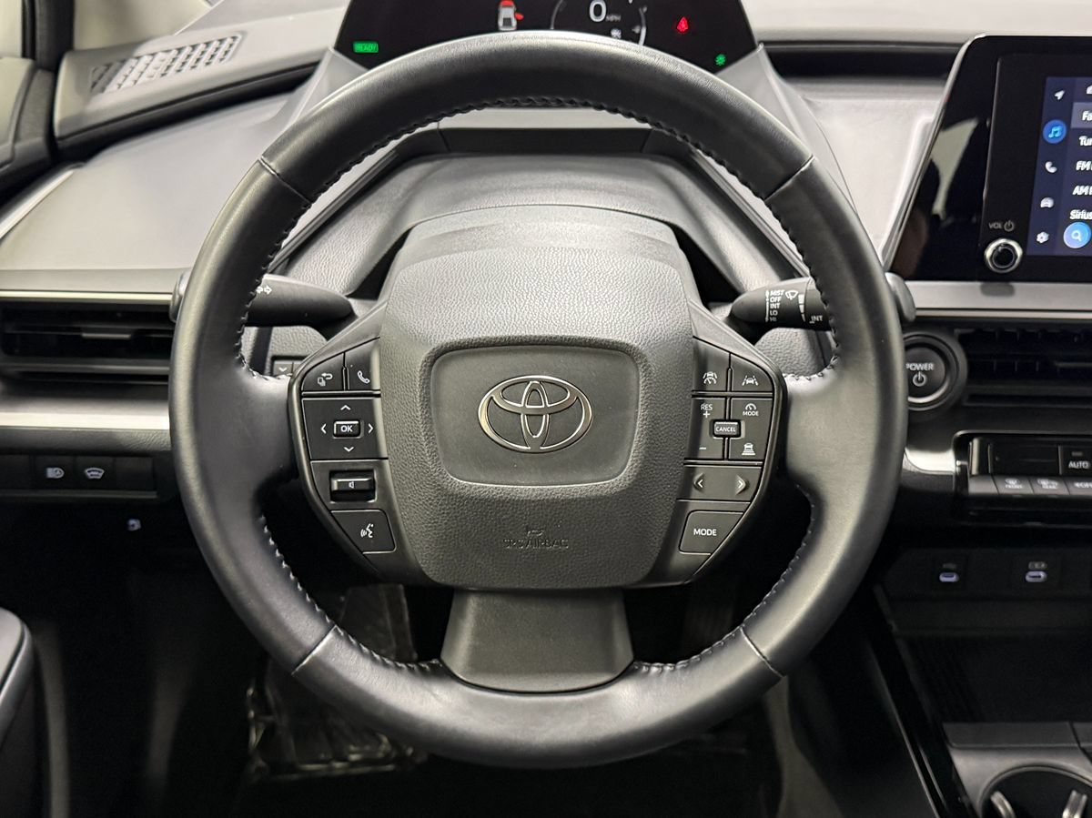 Used 2025 Toyota Prius LE FWD image 15