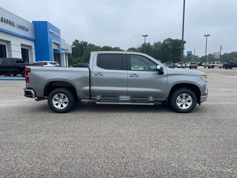Used 2024 Chevrolet Silverado 1500 LT AWD/4WD image 7