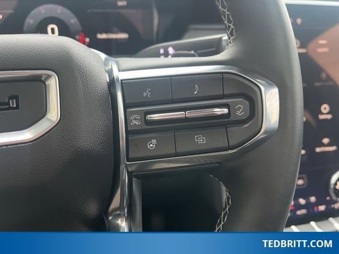 Used 2025 GMC Acadia Denali w/ Super Cruise Package image 29