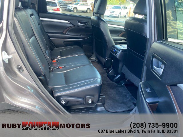 Used 2016 Toyota Highlander XLE w/ Protection Package #3 AWD/4WD image 28