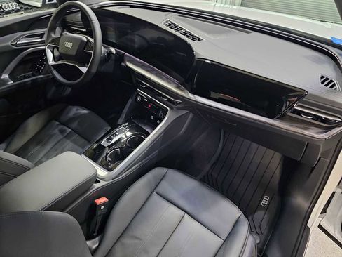 New 2025 Audi Q5 Premium image 11