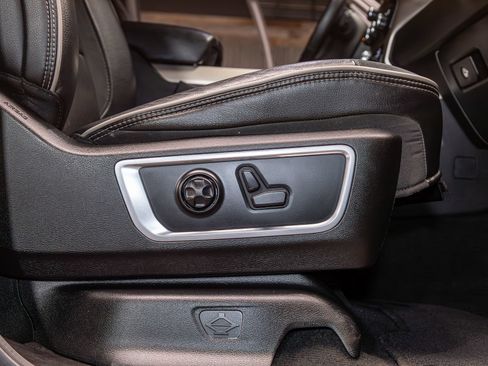 Used 2019 RAM 1500 Laramie w/ Sport Appearance Package AWD/4WD image 25