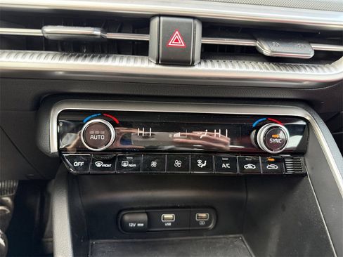 Used 2023 Kia K5 GT-Line image 32