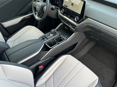 New 2026 Lexus TX 500h AWD image 17