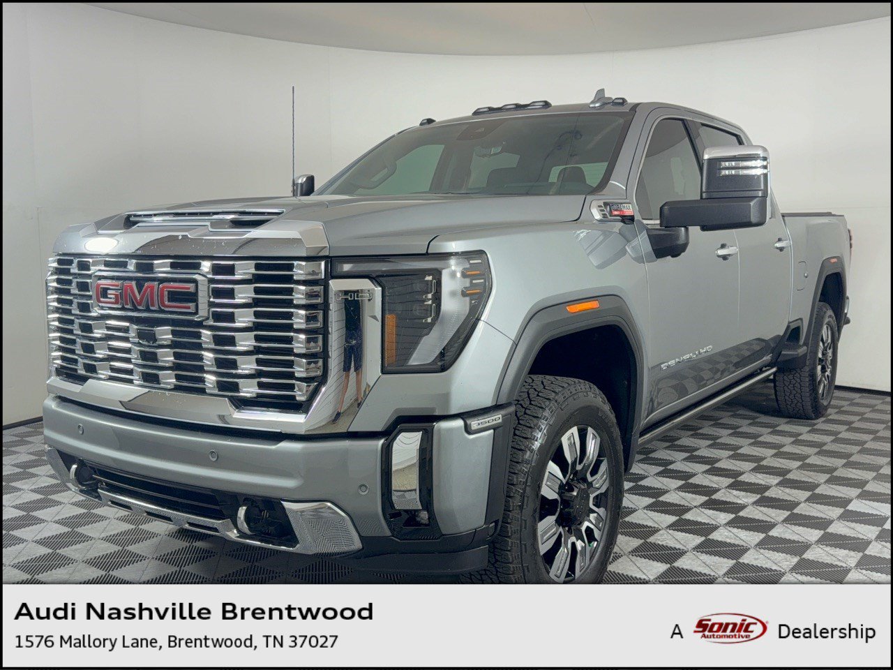 Used 2026 GMC Sierra 3500 Denali AWD/4WD image 1