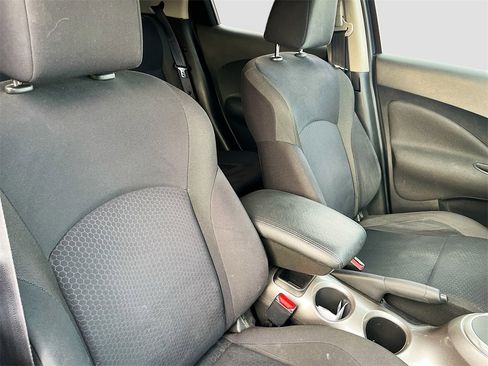 Used 2013 Nissan Juke SV image 26
