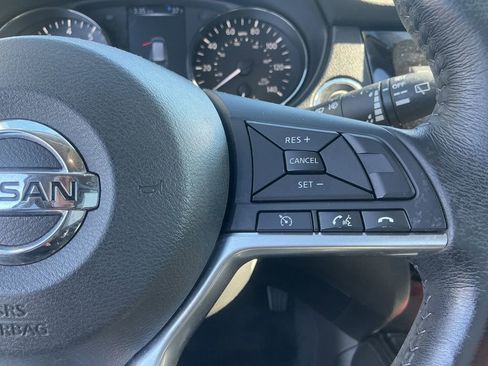 Used 2017 Nissan Rogue SL w/ SL Premium Package image 15