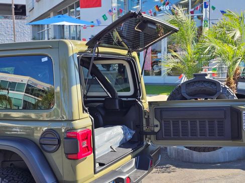 New 2026 Jeep Wrangler Unlimited Rubicon AWD/4WD image 8
