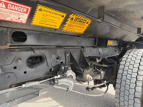 Used 2020 Ford F550 4x4 Regular Cab Super Duty image 36